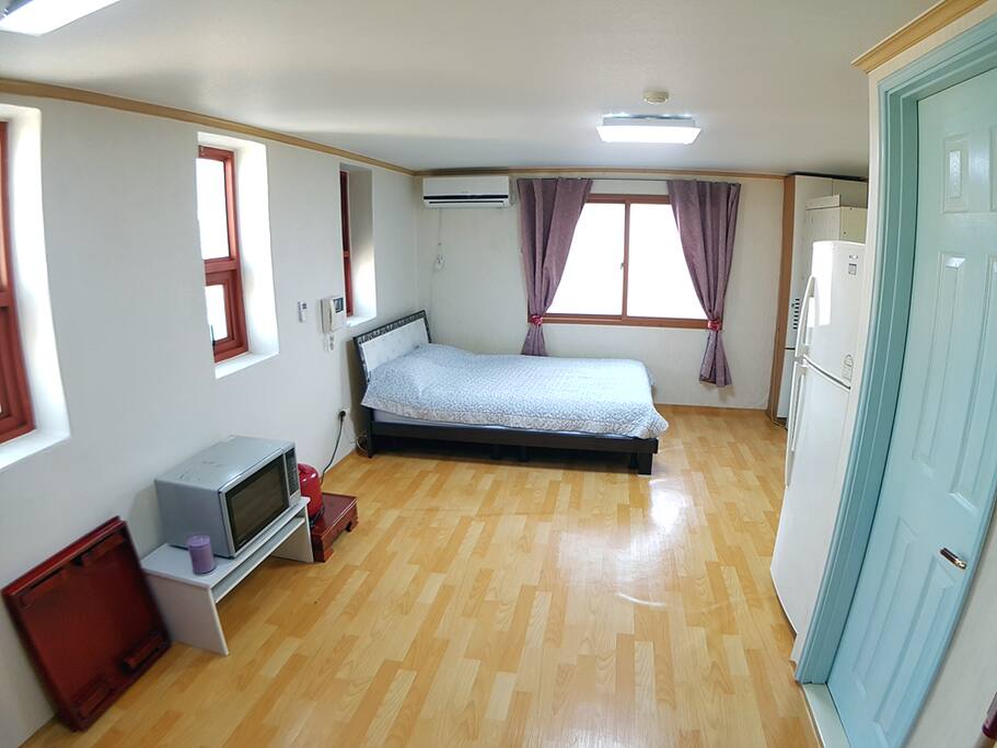 bed,refrigerator,airconditioner
