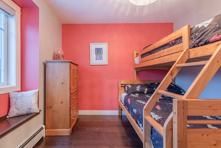 Двуетажна стая #1 - Единична/Двойна 