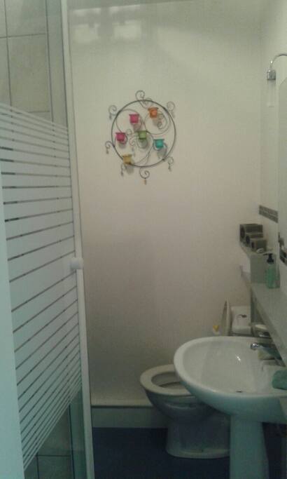Salle de bain douche machine a laver