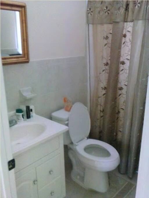 Full Bathroom
