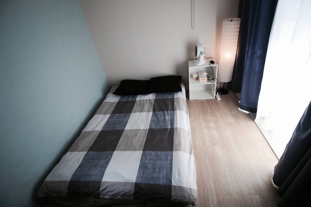 Bed: double-size