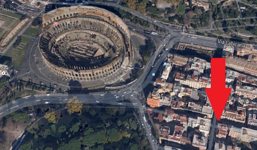 ROMA CENTRO A 50 METRI DAL COLOSSEO
