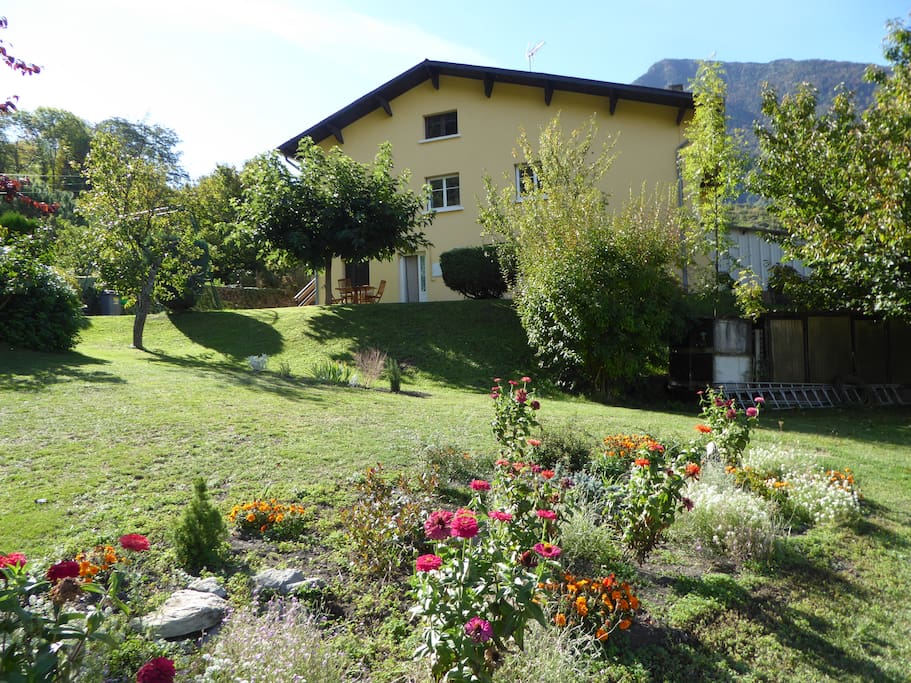 1800m de terrain gazonné