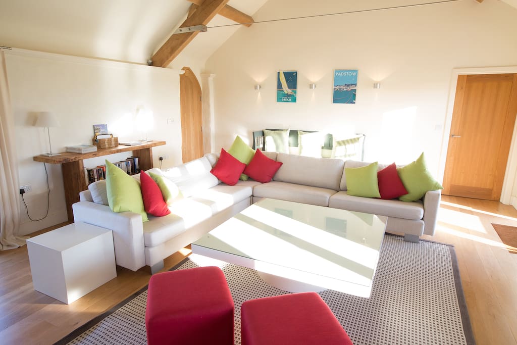 Lounge 3
