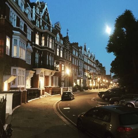 Knightsbridge – 2bd near famous HARRODS (A) gallery image 4