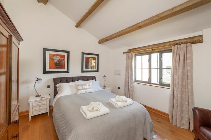 Dhomë gjumi kryesore (krevat dopio "king"