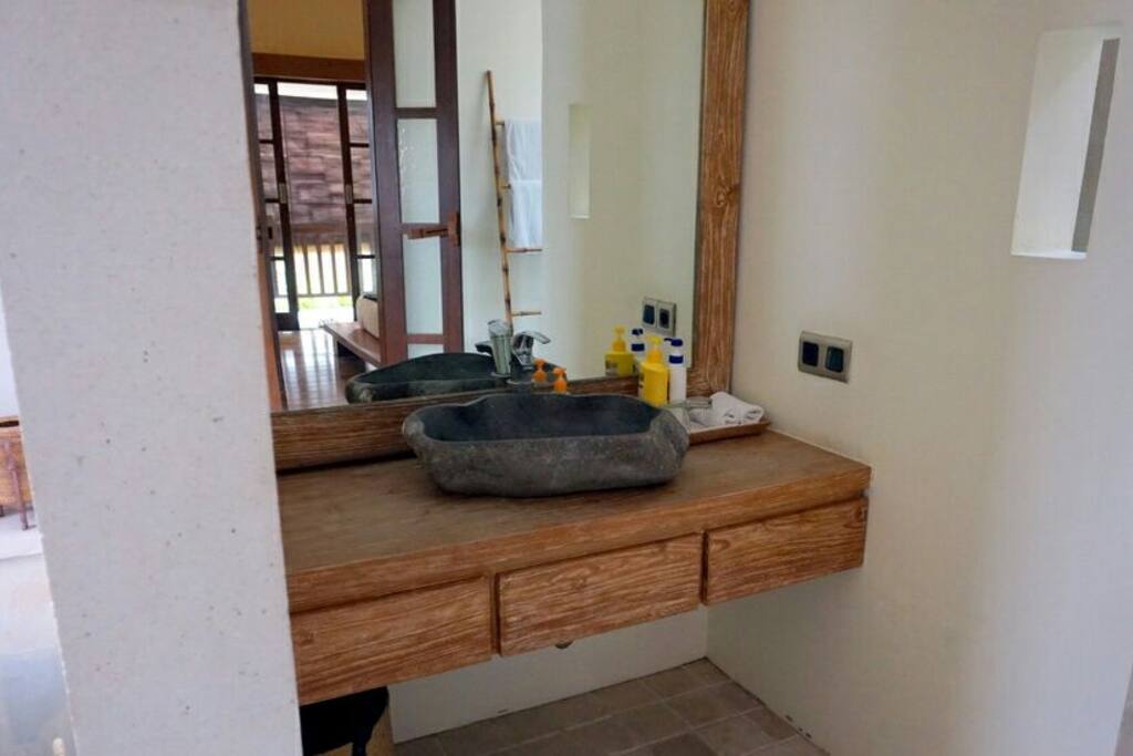 Washbasin 2nd room