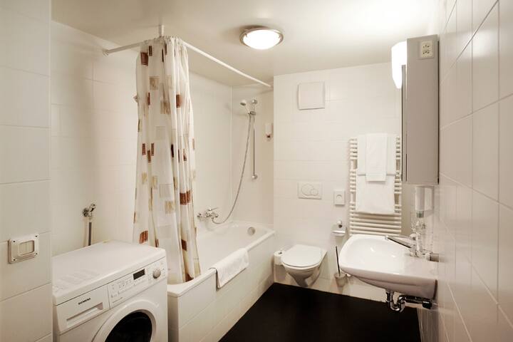 Geneva Center, 3 bedroom 2 bath apt, Full AC gallery image 5