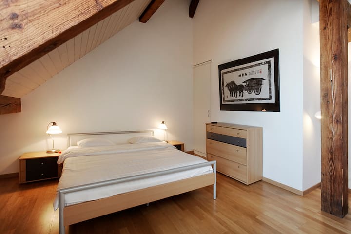 Geneva Center, 3 bedroom 2 bath apt, Full AC gallery image 4