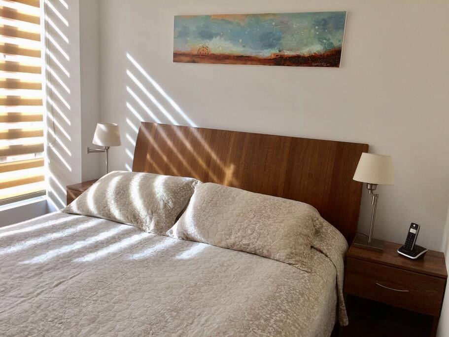 Cuarto principal con cama doble muy confortable