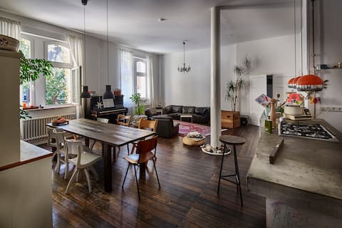 Top Airbnb: Charming and cozy loft in the heart of st. pauli in St. Pauli