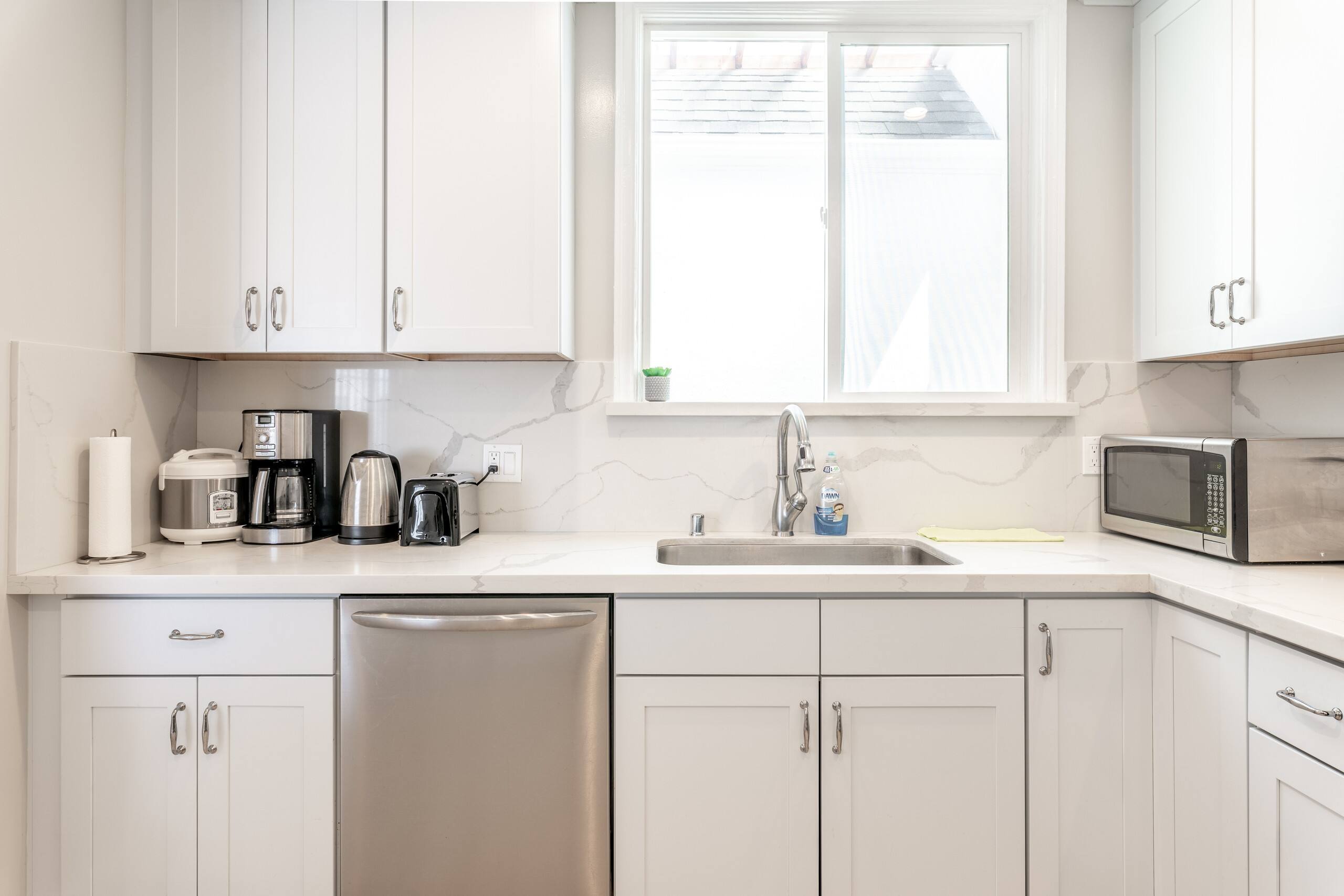 Home in San Francisco · ★4.98 · 4 bedrooms · 5 beds · 2 baths - Image 8