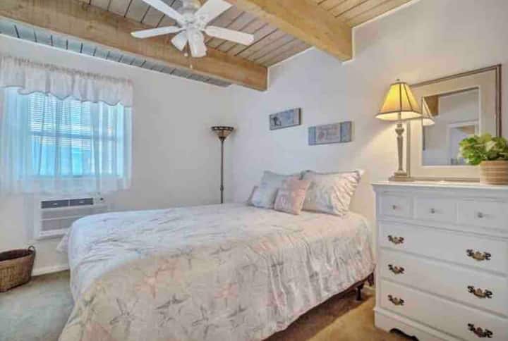 Брачен кревет (широк 150 - 179 см)