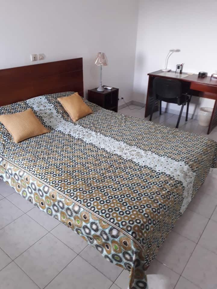 Главна спалня с двойно легло