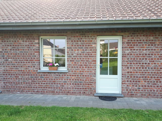 Uitgelezene Airbnb® | Aalter - Vacation Rentals & Places to Stay - Flanders OW-38