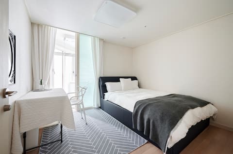 Ahyeon stn]Ewha,Hongdae,Yonsei,Sin Chon,Womanonly2