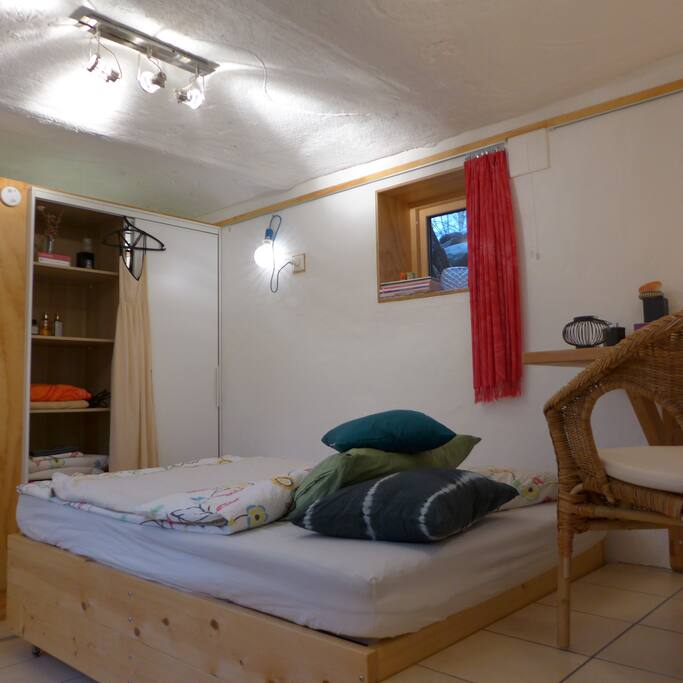 Bed room 1