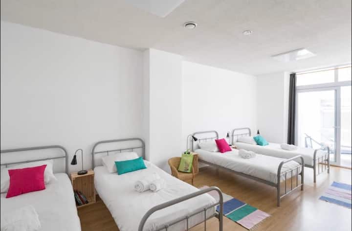 ห้องนอน 3 - 4 เตียงขนาด 90