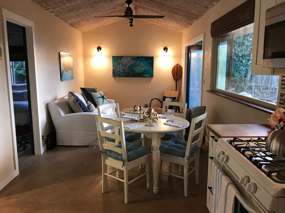 Dining for 4