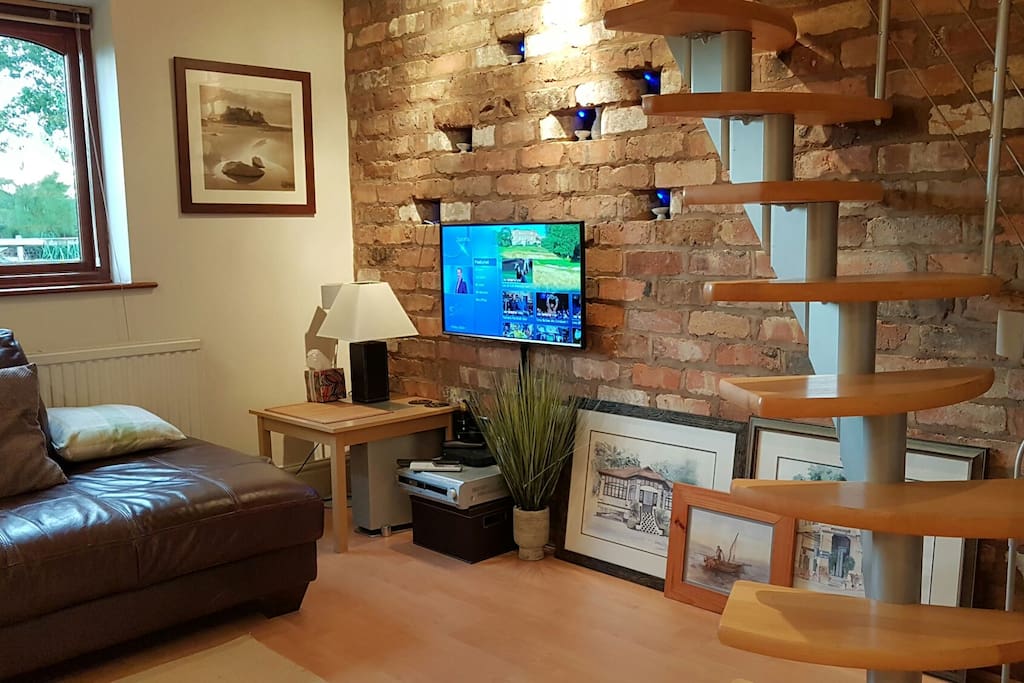 Lounge with TV and media systems