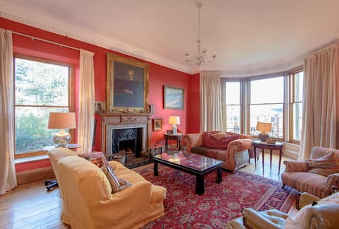 6 bed period home 2 min walk to NB beach and golf