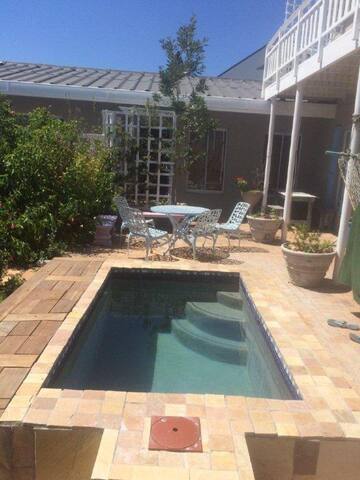 Ocean View Beach House gallery image 4