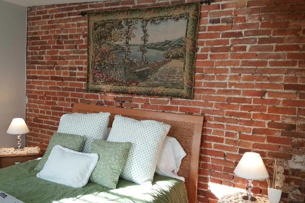 Beautiful back bedroom- with pillow top queen mattress