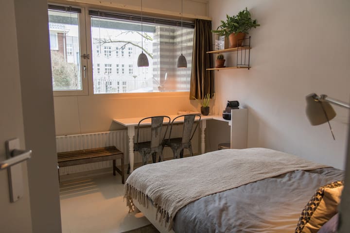 Airbnb k7m3r Top location near center on bg