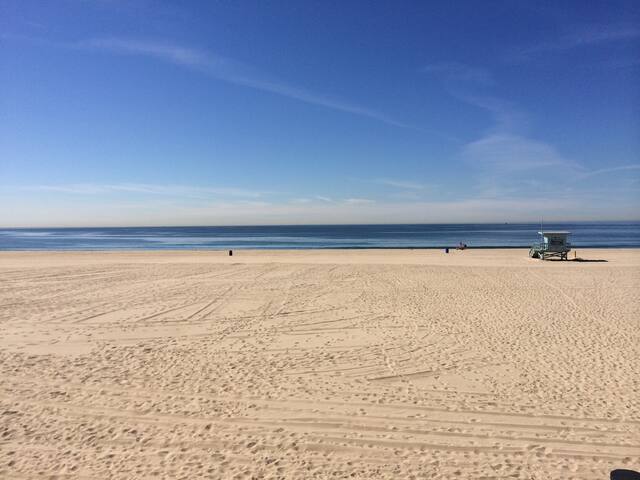 4BR Beach Home 20′ from the sand gallery image 5