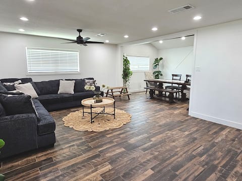 Popular Airbnb listing: Home away from home with Game Room and pool! in Midland