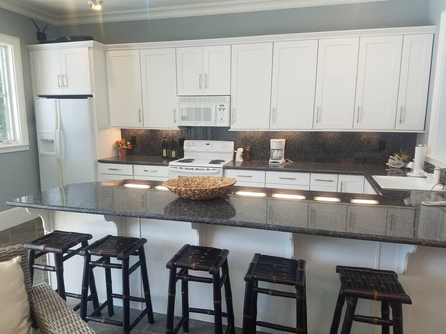 Full kitchen with dishwasher