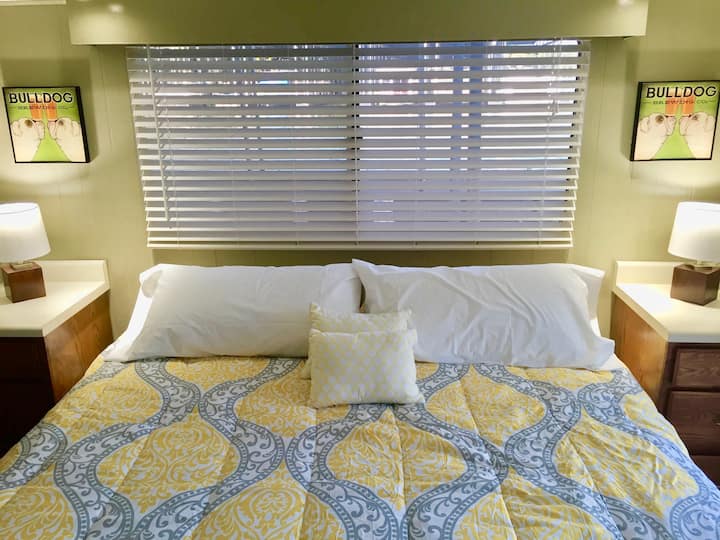 Cuartos para capitanes, cama tamaño king