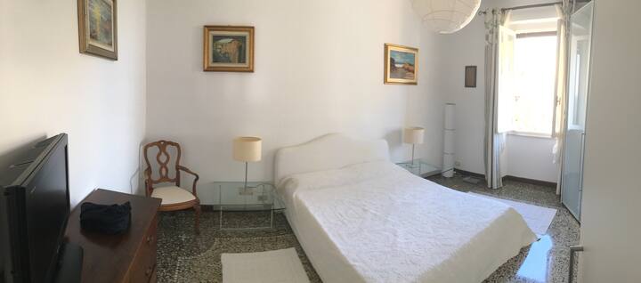 Dvojlôžková izba s manželskou poste