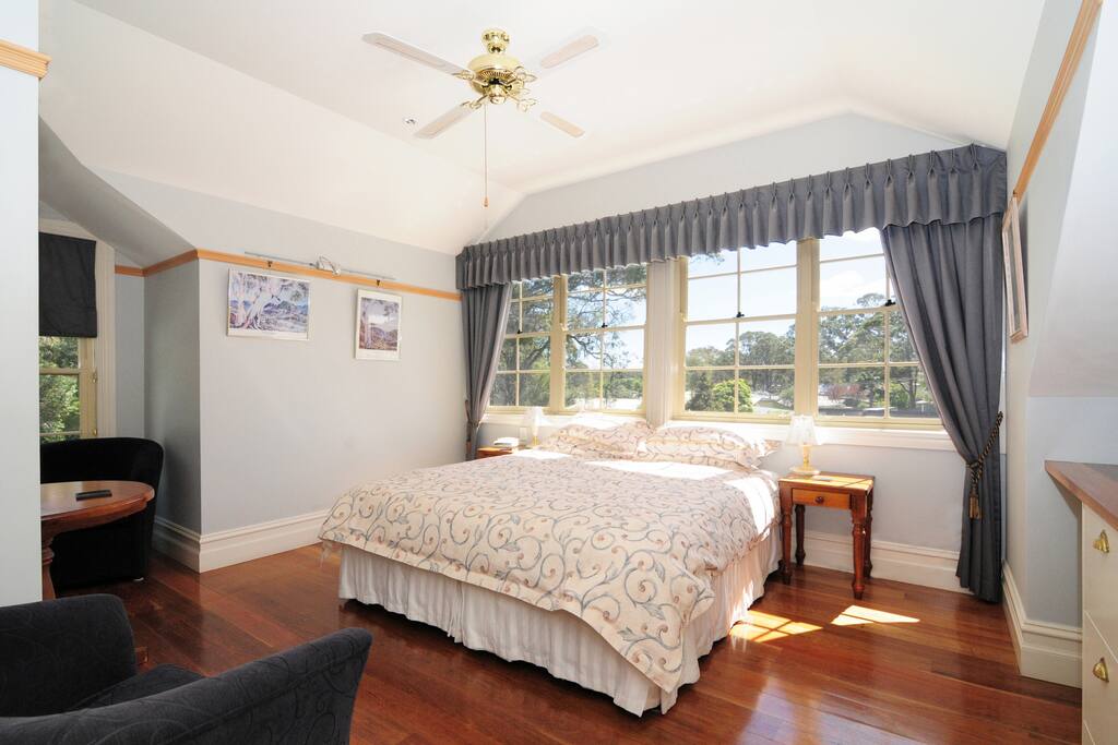 Lovers Playground, Spa guestroom