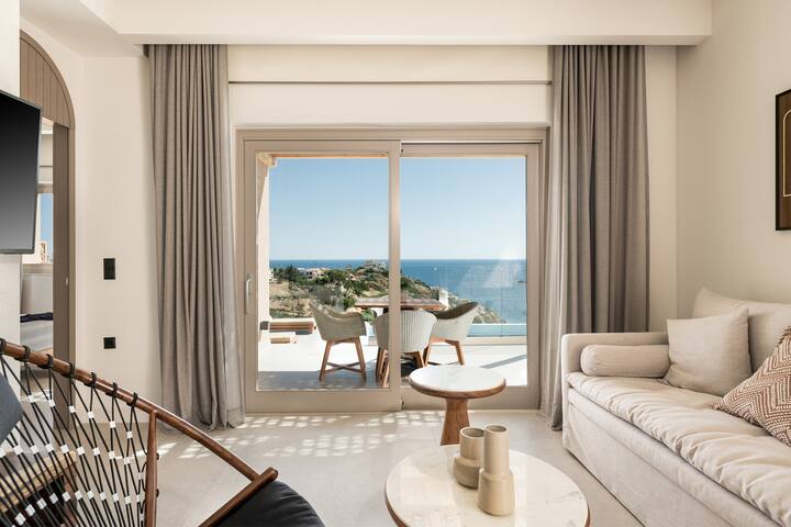 Villa w/Sea View, Private Pool, just 400m to beach gallery image 4