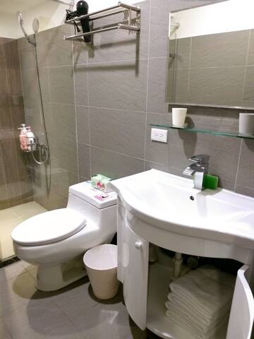 旅家雅舍12A＠4B2B/電梯/高樓層 5~10人 古亭MRT5分鐘 師大永康商圈 gallery image 5