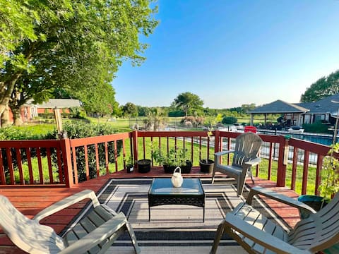 Popular Airbnb listing: Shaded Oaks Peaceful Golf Course and Close to BSW in Temple