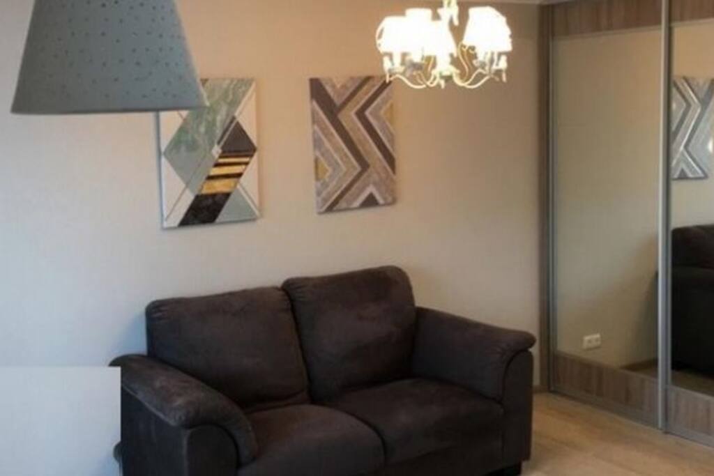 I like a more traditional furniture. I hope you do, too :)