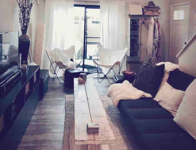 Urban Upcycled Private Pad—BED/BATH/GATED/POOL!!