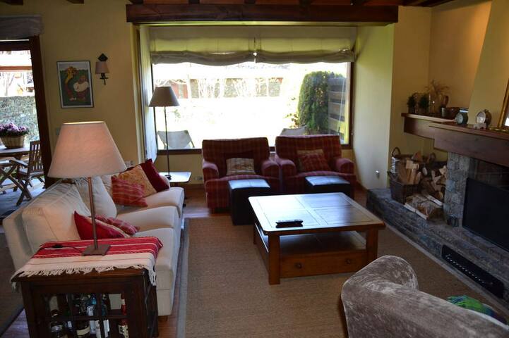 Semi-detached house with large garden in Fontanals gallery image 5