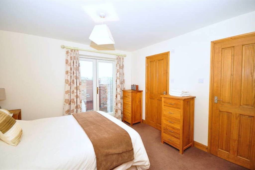 Master bedroom with king size bed & ensuite shower room