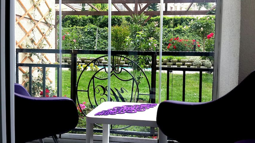 Big and comfy near Tuyap Conv. Cntr