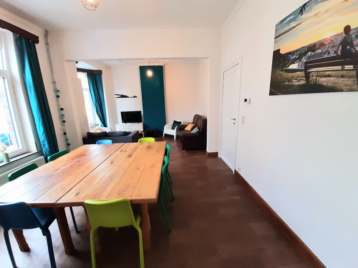 Popular Airbnb listing: Large house 750 m center/station + 1 parking space in Namur