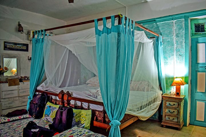 Turquoise bedroom