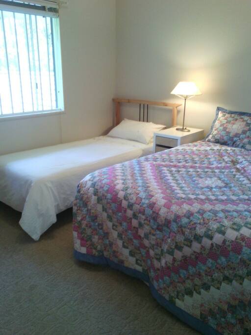 Bedroom with 1 double and 1 single bed