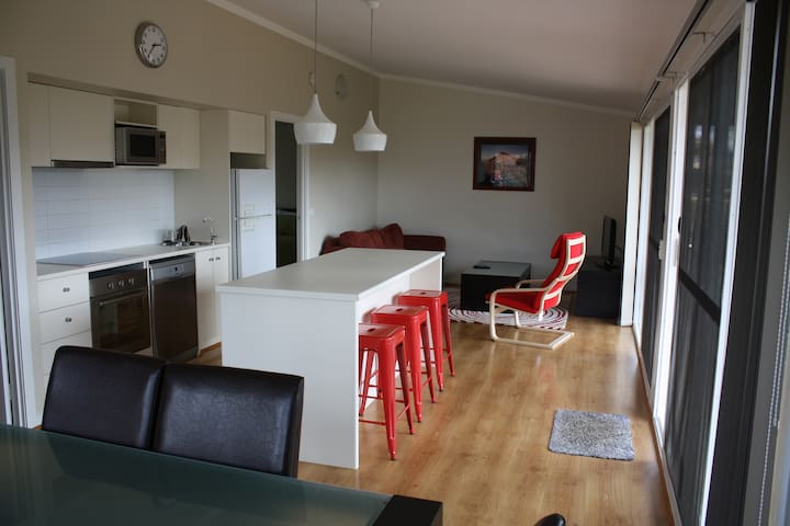 Ashton Cottage Self Contained House Cottages For Rent In North