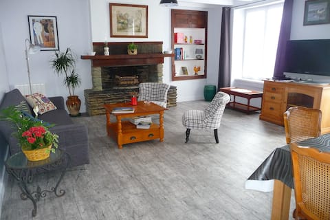 Top performing Airbnb: nice little house with garden in Cherbourg En Cotentin