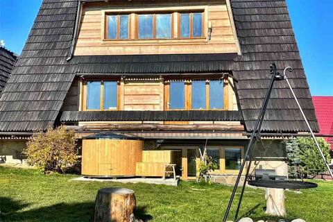 Charming mountain house with sauna, hot tub, garden pack