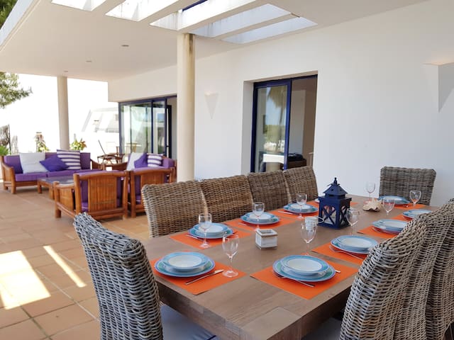 Front line Villa in Es Forti / Cala d´Or gallery image 5