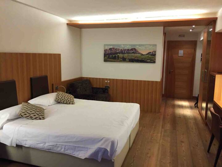 Luxury suite with mountain views in Cortina Serviced apartments for